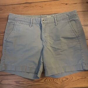 Sonoma Women's Light Gray Shorts sz 4